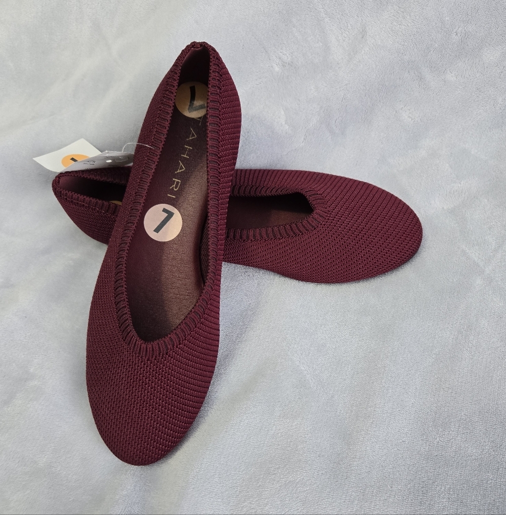 Tahari Maroon Knit Women's Flats